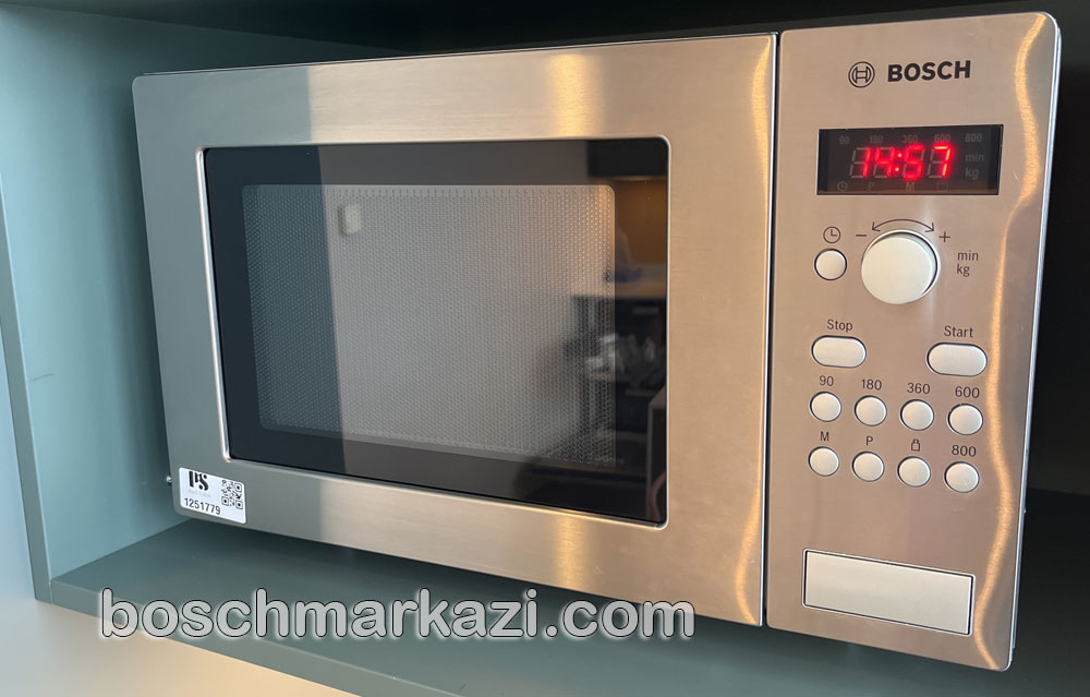 رفع مشکل جرقه زدن ماکروفر بوش؛ چگونه از هزینههای اضافی جلوگیری کنیم؟